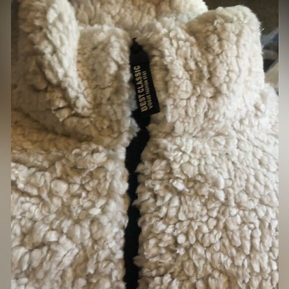 Beautiful super soft plush pull over cotton blend coral velvet light gray.Sherpa - Picture 2 of 9